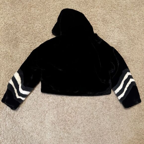 Perfect Moment Noelle faux fur jacket Black White Grey NWT Medium - Picture 8 of 8